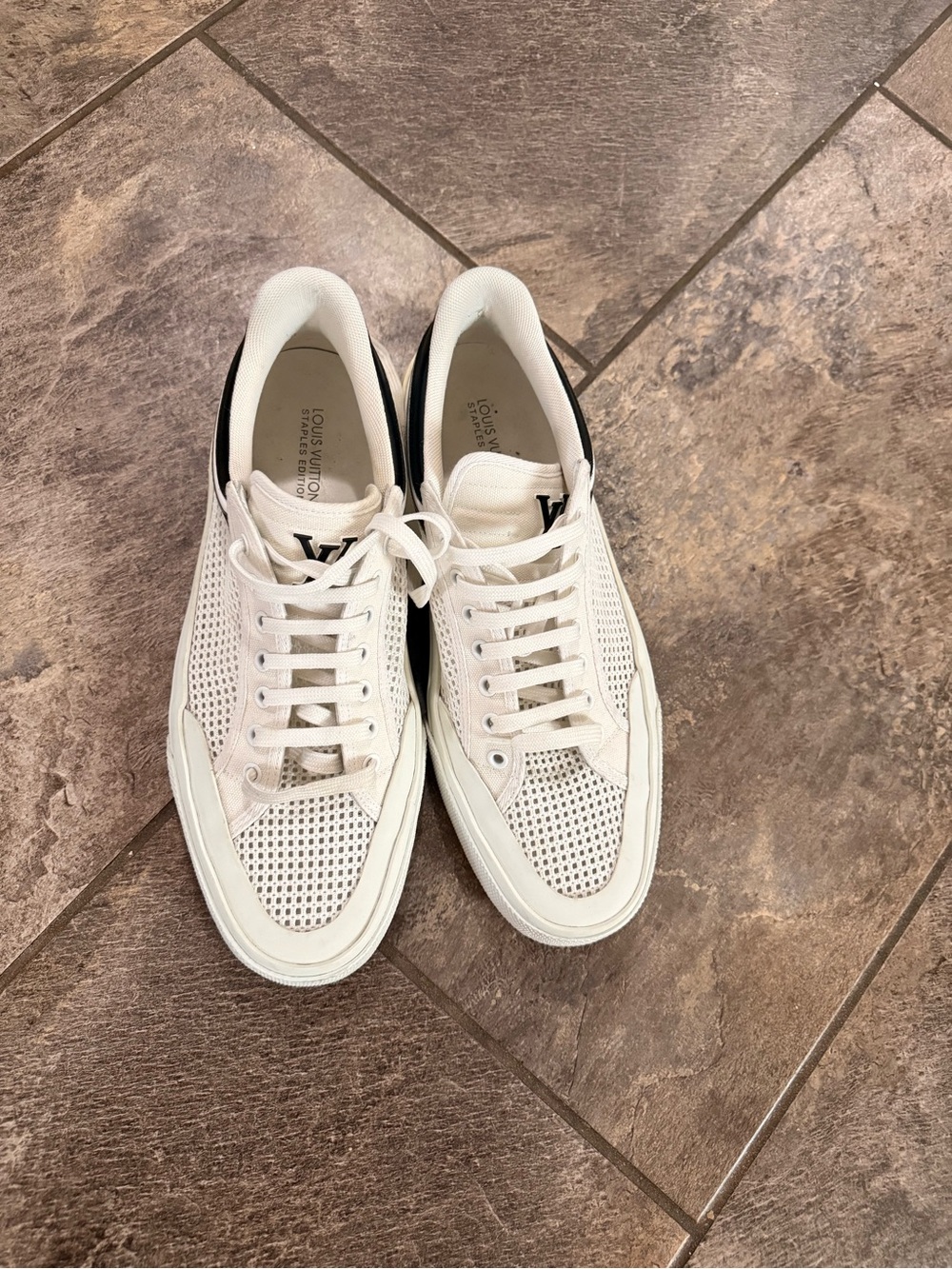 Men’s White Louis Vuitton Sneakers 9.5 - Picture 11 of 11